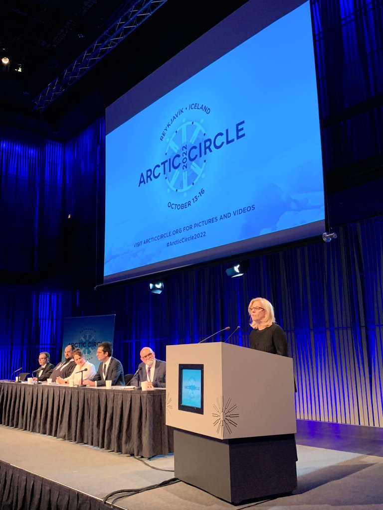 QuebecUK's tweet image. Notre Déléguée générale @LineRivardDG a introduit un panel fort intéressant aujourd'hui, organisé par @SocietePlanNord sur les nouvelles façons de développer les connaissances sur le Nord québécois, et mettant en avant l'expertise du Québec sur ces questions au #ArcticCircle2022.