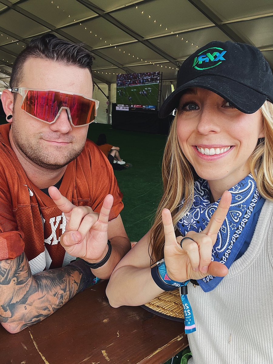 KellyKlingaman's tweet photo. Repping #realfinancialplanning #xypn for #ACLFest2022 - first stop Beer Hall to cheer on the Horns #HookEm https://t.co/38ZRCKj5uj