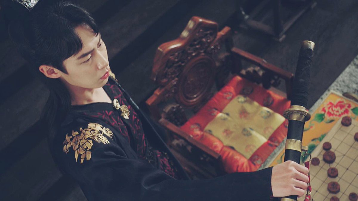 wookiegums's tweet photo. OMG NEW AOS S2 JANG UK UNRELEASED PICS???! #AlchemyOfSouls #LeeJaeWook https://t.co/4QzOJJZQwR