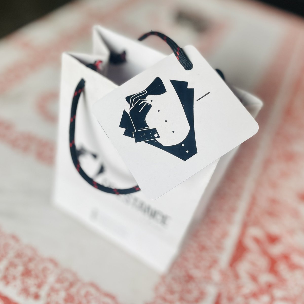 LeloleloService's tweet photo. Il nous a fait confiance, et nous avons répondu avec soin à son commande!

Pour votre marque, nous n’attendons que vous… https://t.co/67Nn9hQwEz