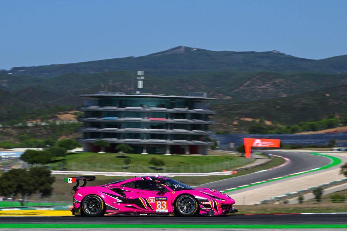FerrariRaces's tweet photo. Pink POLE at @AIAPortimao. 🤩

The #83 @IronDames_ #Ferrari488GTE will start the @EuropeanLMS #4HPortimao in front of the pack. 💪🏻👏🏻

#FerrariCompetizioniGT #FerrariRaces https://t.co/MYBifZjMjM