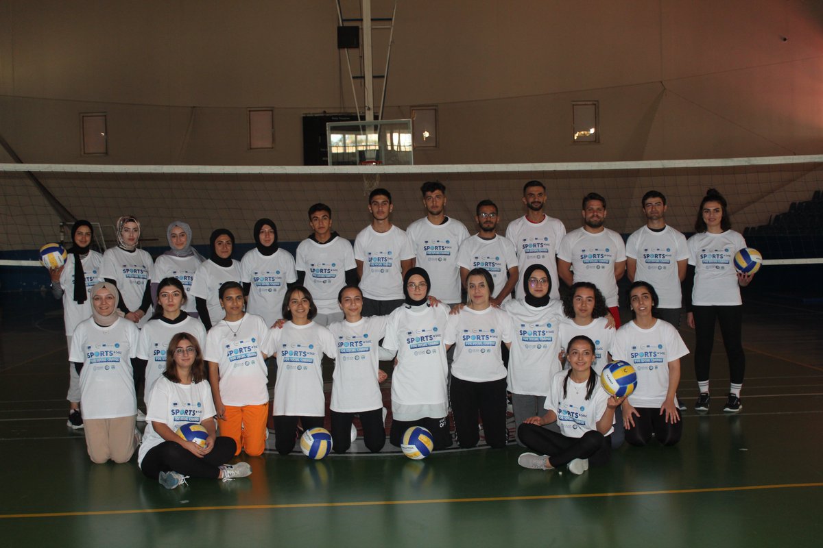 sorgedorg's tweet photo. Voleybol Kursumuz devam ediyor. 🏐 https://t.co/Gh7ntW2ZWa
