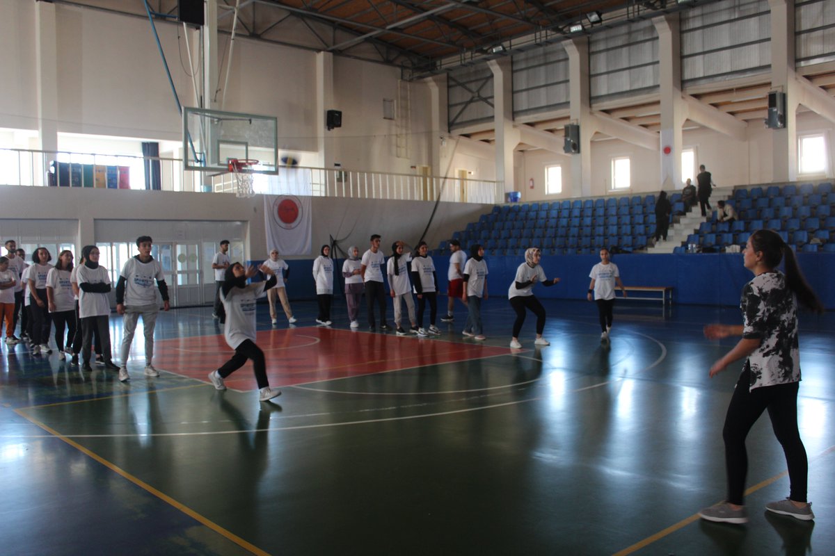 sorgedorg's tweet photo. Voleybol Kursumuz devam ediyor. 🏐 https://t.co/Gh7ntW2ZWa