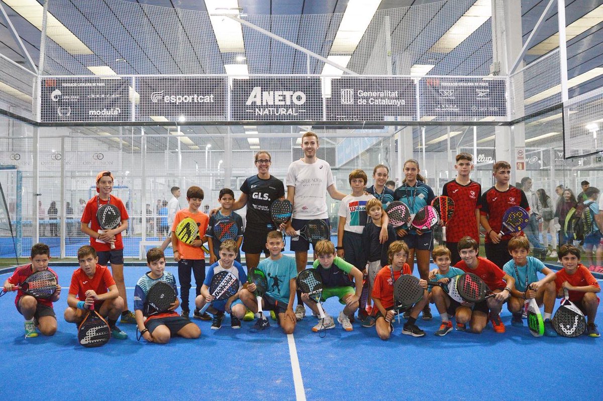 FCatalanaPadel's tweet photo. 🤩 Els nostres jugadors WPT, @marcquilez i @luciasainzp han passat pel Ct de Catalunya per disputar uns punts amb els #menorsFCP
🔝 Volem agraïr la seva dedicació i entrega per fer que els més petits puguin continuar aprenent dels seus referents.
#FCP #MenorsFCP #CtCatFCP https://t.co/BNU114KNNy