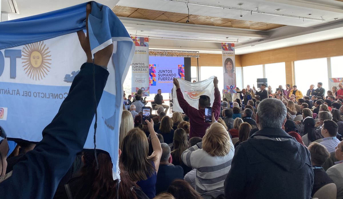 Juntos sumando fuerzas para el cambio que se viene. Sólo con experiencia, decisión y coraje vamos a poder transformar la Argentina de una vez y para siempre. <a href="/PatoBullrich/">Patricia Bullrich</a>