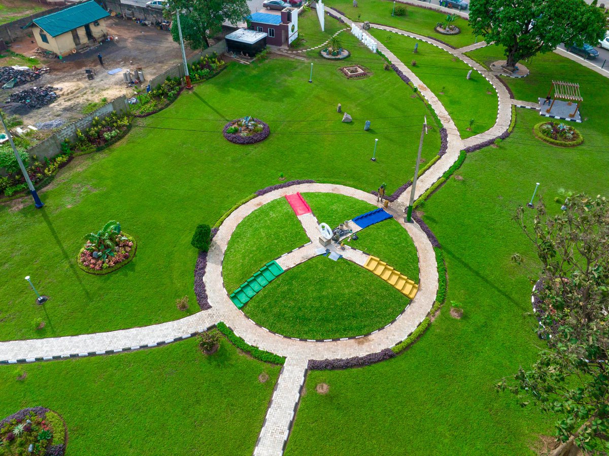 I unveiled the beautiful Peace Park in Ojota, earlier today.

The significance of this park is not only the beautification it gives our city, but the sense of belonging, and opportunity for convergence it affords Lagos residents, the youths, and tourists alike.