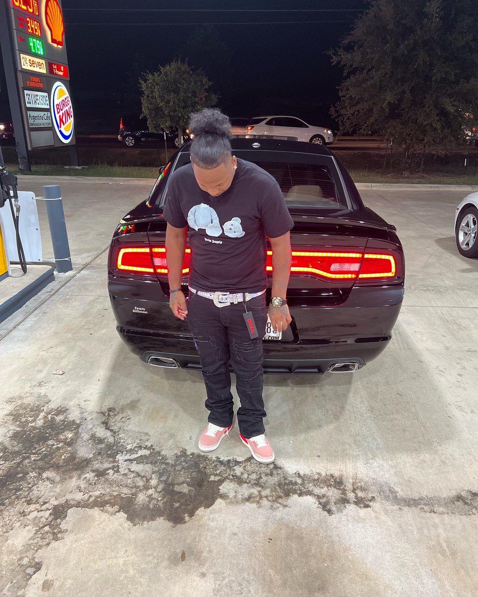 004_jw's tweet photo. This shit 💩in me it ain’t on 🤷🏾‍♂️me i can’t never🙅🏾‍♂️get canceled https://t.co/z2U3O8Hozz