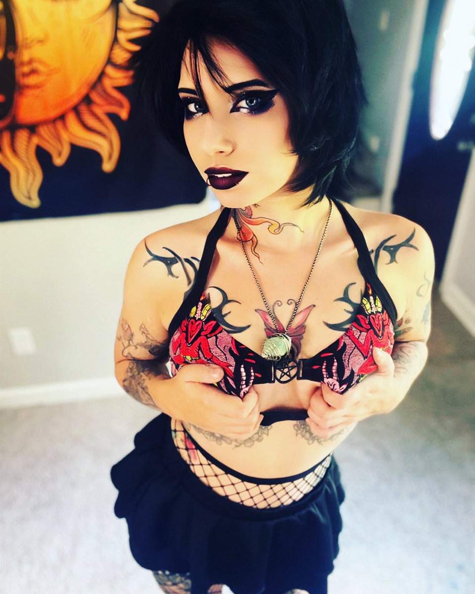 rubyrias69's tweet photo. It gets naughty , dirty and nerdy on my of .ππover 900 posts , full nude , plenty of videos β€οΈβ€οΈ come say hey today and join me for the holidays
https://t.co/Do1J9UXY8l
#goth #halloween #Spookybae #inked #tattoos #onlyfansbabe #accountant #adultspicy #kink #COSPLAYMODE https://t.co/DdIrZvXVcI