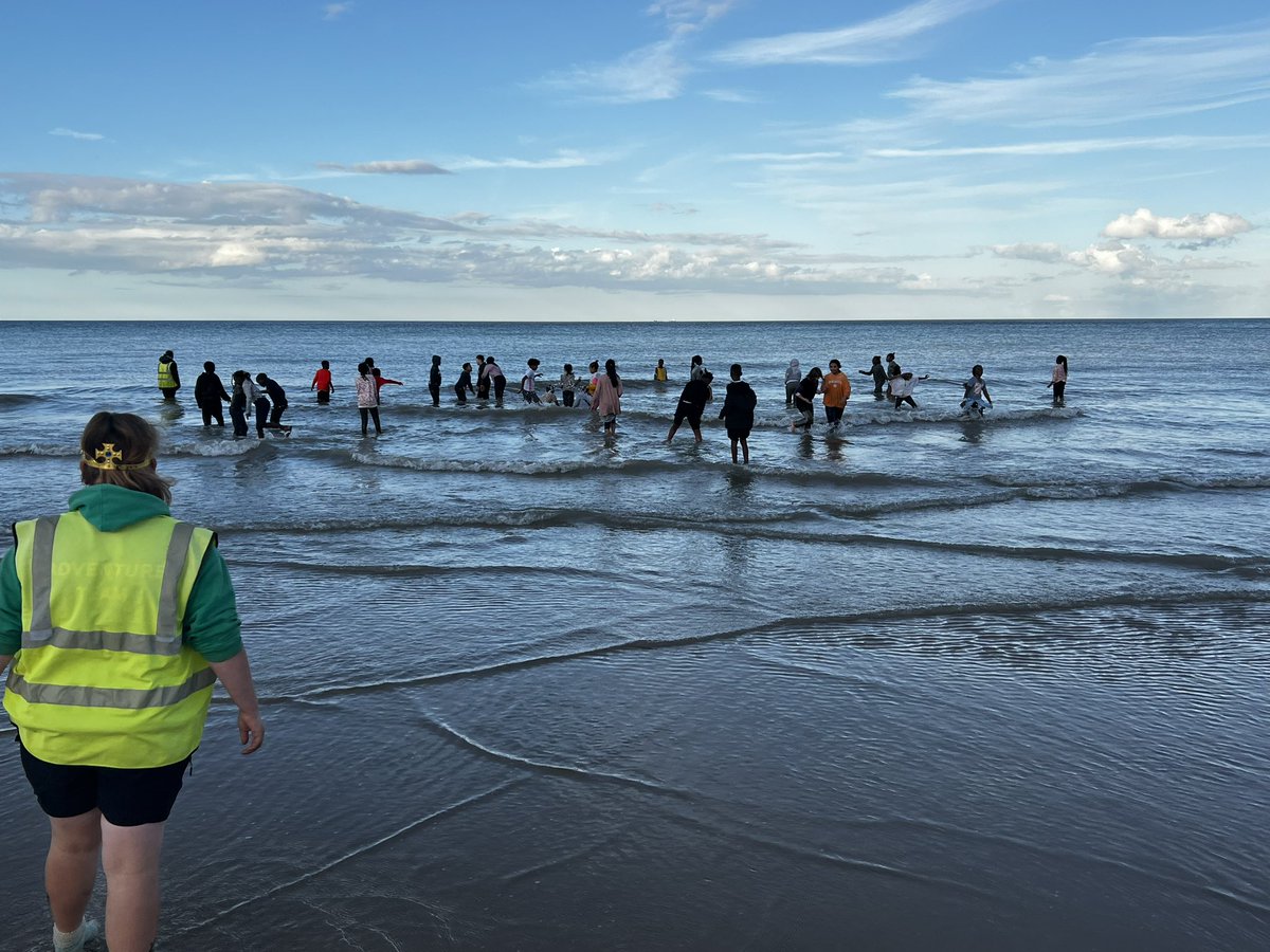 stpatsprimary's tweet photo. Our Year 6 children are having a great time on their residential! Enjoying a day at the beach. #OverstrandHall #Kingswood ☀️🌊🐚🏝️🌅⛱️ https://t.co/TlR7QxPXc2