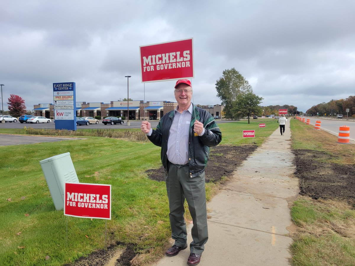 SchumacherTommy's tweet photo. Stopped by at a great sign event in Stevens Point today! It may be cold out but that isn't stopping these awesome volunteers from supporting our candidates and talking to voters about voting Republican up and down the ballot on November 8th! #LeadRight #3rdForRon #VoteMichels https://t.co/uu69U4DgPV