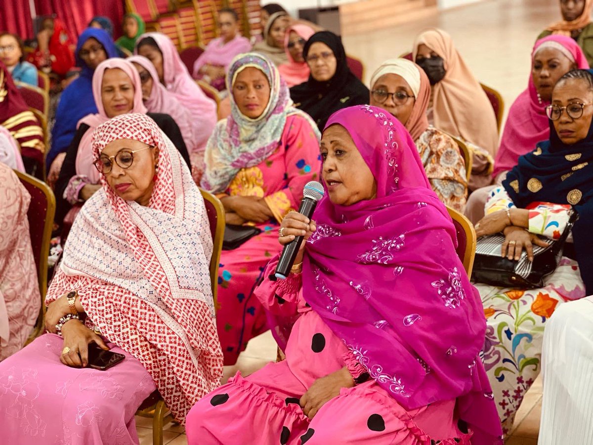 SAMEDI ROSE| Retour en image sur l’atelier de sensibilisation qui s’est déroulé au Foyer des Femmes de Moroni. Merci à toutes pour votre présence. Encourageons nos proches à se faire dépister car détecter tôt, c'est plus de 90% de guérison.

#octobrerose2022 #Rosipiya #Comores 🇰🇲