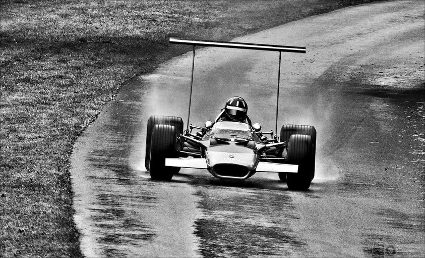 phn16's tweet photo. Damon Hill - Lotus 49B Ford-Cosworth 1968 [Graham Hill]
Chassis number: #49B/R5
Entrant: Classic Team Lotus
Batch: 'Masters of Monaco'
26th Festival of Speed 2019 https://t.co/JTNPZbRj7I