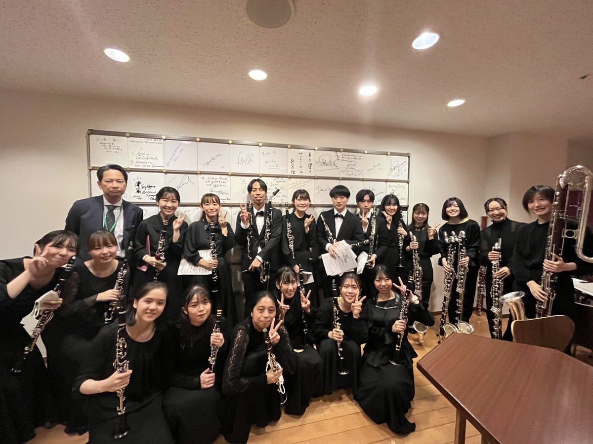 akh_cl's tweet photo. 創立115周年 特別演奏会
吹奏楽のチカラ  終演しました💐

憧れのサントリーホールで演奏することが出来て、本当に本当に幸せでした！！
ステージからみた景色、一生の宝物です🫶🏻
バスクラ初挑戦出来て良かったです！

ありがとうございました！ https://t.co/ZIpdbJc4Id