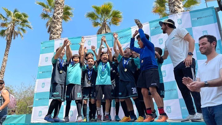 evelynmatthei's tweet photo. Hoy se jugó la final de #Futsal de la #CopaProvito en @Muni_provi. Les mando un gran abrazo a los campeones de la categoría mini, el Club Provito 👏 a sus jugadores y a los padres por apoyar e incentivar el deporte. https://t.co/XrYwoJ4cgx