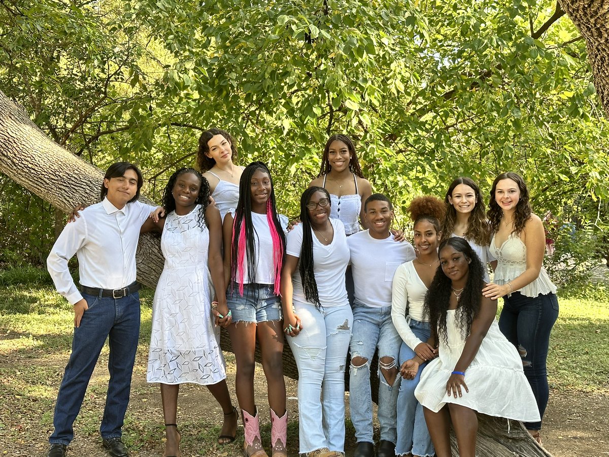 Ddurham07's tweet photo. I’m the one who cried at photos today with these seniors…I am 100% not ready for them to graduate but I’m also excited to see where the future takes them. #4yearstogether #Cheercoachlife #Classof23 @bhsstem @CheerBerkner @berknerathletic https://t.co/FJ9EEILb5B