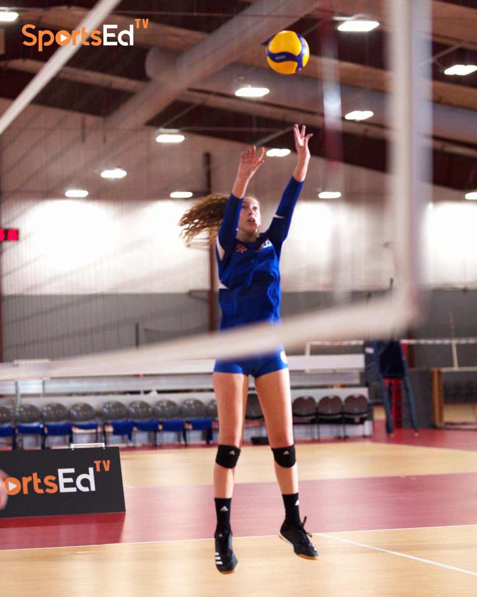 🏐 All setters should add a #jumpset to their arsenal, but it shouldn't be done before the player has established the fundamentals. 
.
💡 Learn the fundamentals with #SportsEdTV and improve your skills. bit.ly/3vquSgB