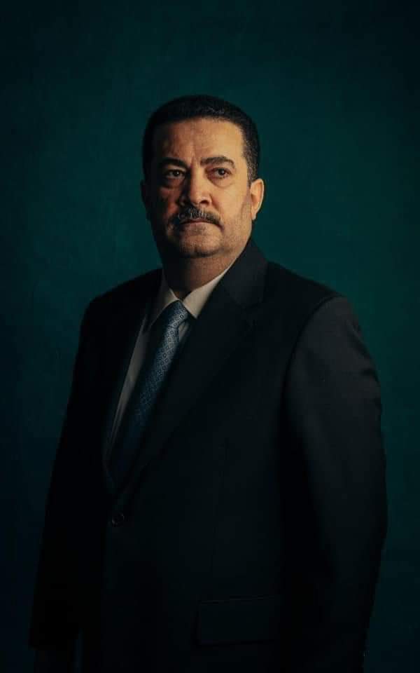 Ashwryalraq's tweet photo. 🟥 رئيس الوزراء المكلف السيد  محمد شياع السوداني يباشر مهام عمله في القصر الحكومي، لعقد اجتماعاته تمهيداً لتقديم أعضاء التشكيلة الوزارية الى البرلمان ونيل الثقة ... https://t.co/NLvImaMjxu