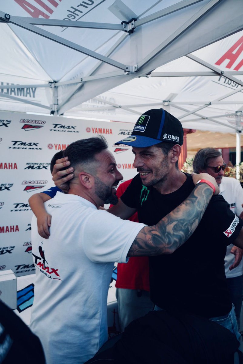 ecastromotos's tweet photo. 😁 Estamos disfrutando y viviendo momentos muy especiales en el 5º aniversario del @tmaxsevilla 👏🎁 

#EduardoCastroMotos #Yamaha #TMAX #TMAXSevilla #YamahaTMAX #SportScooter #Sevilla #TMAXTechMAX https://t.co/VG5DqAnvqf