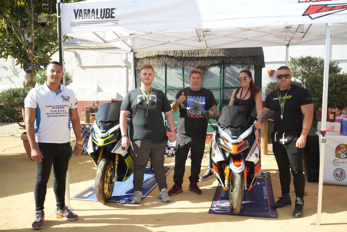 ecastromotos's tweet photo. 😁 Estamos disfrutando y viviendo momentos muy especiales en el 5º aniversario del @tmaxsevilla 👏🎁 

#EduardoCastroMotos #Yamaha #TMAX #TMAXSevilla #YamahaTMAX #SportScooter #Sevilla #TMAXTechMAX https://t.co/VG5DqAnvqf