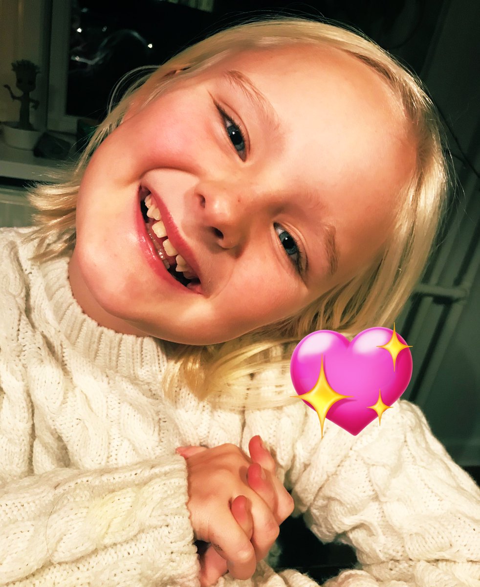CTvarnoe's tweet photo. @LukasGraham Også til dig!! Fra din største fan 🌸🙏 https://t.co/unokZeq1nn