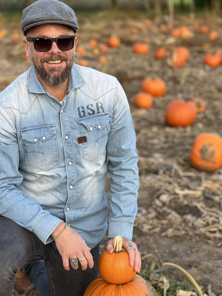 It’s that time of year again.🎃 #pumpkins #pumpkinpatch #PumpkinSeason #halloween