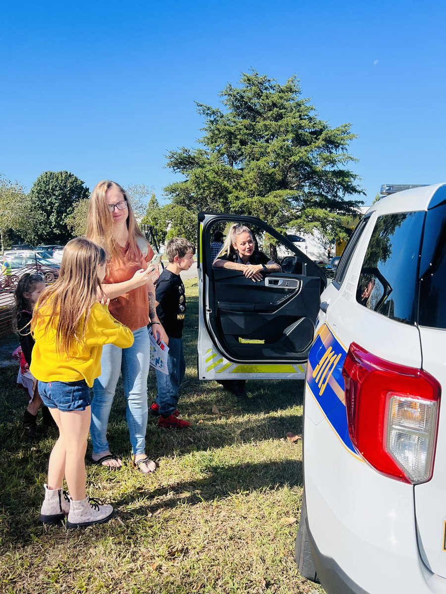 MFox_VBPD's tweet photo. Thanks Beach Beacon for the invite to your Harvest Fest 2022!  It was nice meeting everyone!  Still time to meet them too, here until 3pm! https://t.co/qX600n2LSu