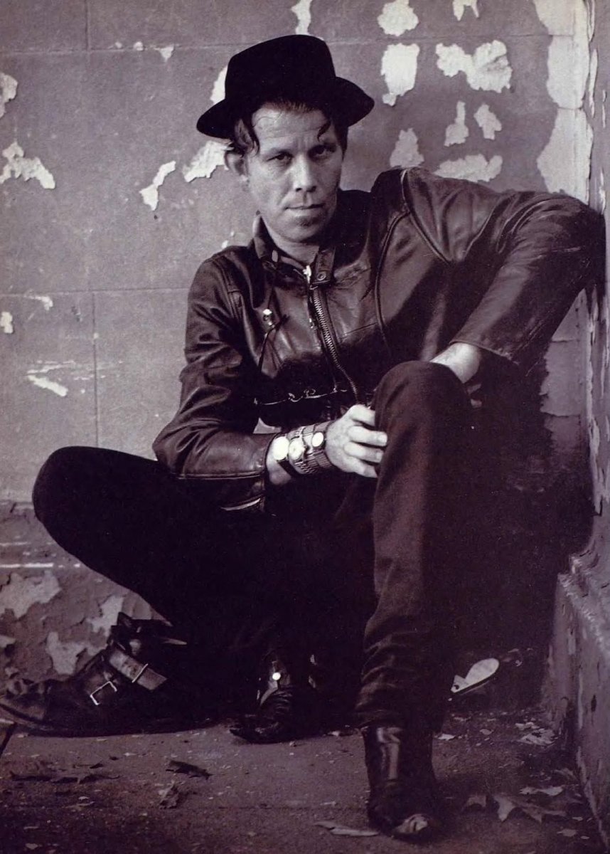 "Two dead ends and you've still got to choose"

#TomWaits - Fumblin' With The Blues
youtu.be/uy5HD2DMe7Y