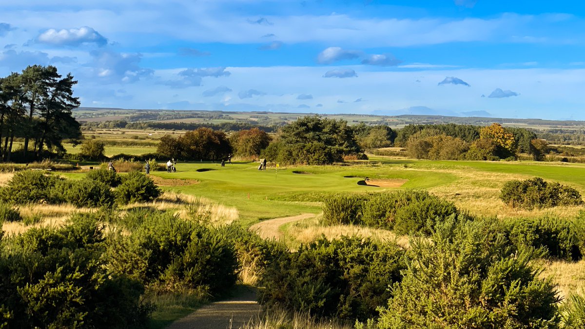 ukgolfguy's tweet photo. A lovely Autumn day at @GantonGC. Itβs the ultimate example of a well bunkered course. Challenging without ever being overly penal, and quality hole after quality hole. A very welcoming atmosphere too. Well worth making the trip! https://t.co/qqBVl0MfAM