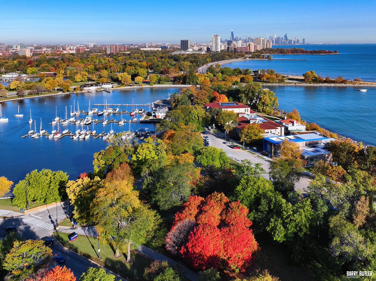 Chicago’s Jackson Park and La Rabida Children's Hospital enjoying autumn’s colors on Saturday. #chicago #weather #ilwx