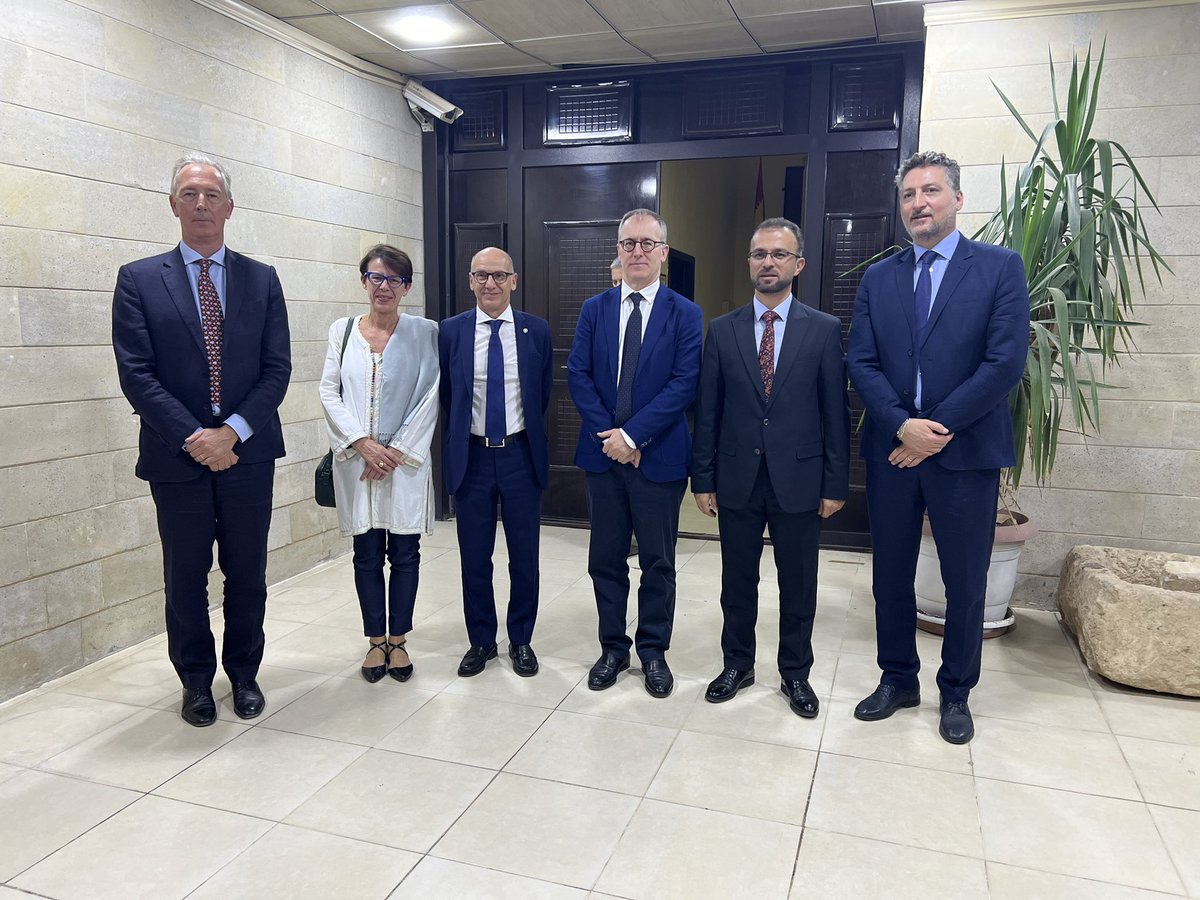 ItalyinKRI's tweet photo. Amb Greganti e Console Camerota in visita al bellissimo Museo Nazionale Archeologico di #Duhok accompagnati dal Direttore #Bekas Prof #Morandi e Rettore #UniUd #Pinton #ItalyinIraq https://t.co/qIC8bjSRQt