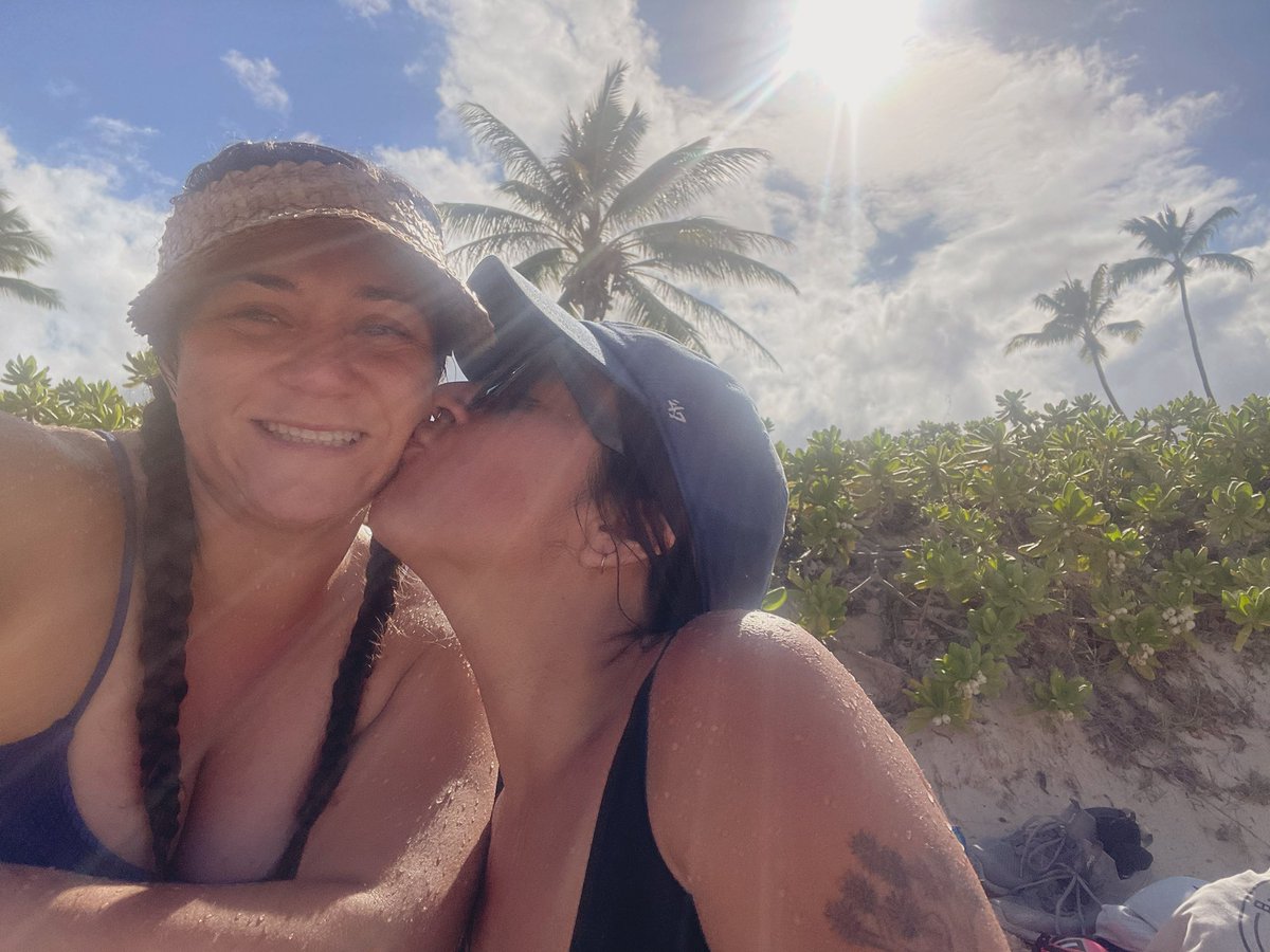 teemaariee's tweet photo. 30, flirty &amp; thriiiiving! Happy birthday Sunshine☀️💛 @leddymardin 🥳 https://t.co/UrlEdfm3UX