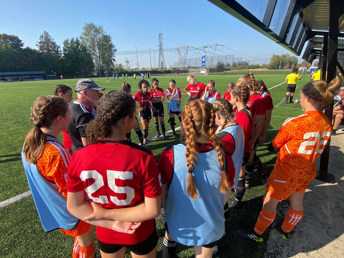 hadleyanthony_'s tweet photo. nationals with this team was such a great experience!! we fought hard till the very end and i couldn’t be more proud of what we’ve accomplished❤️🖤@WSEUSoccer https://t.co/TiNIheUQjp