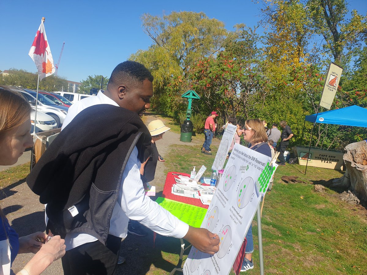 jahson_alemu's tweet photo. Happening today #Fallfestival connecting people with nature at the #BelleIsleMarsh with #FBIM @ConserveMA #DCR and others

#saltmarshes
#naturewalks
#birdbanding
#snakesexpo
#artsandcraft
#treeplanting https://t.co/rgboVlBgeK