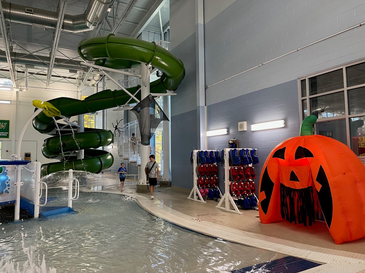 PWCSAquatics's tweet photo. Everyone is having a great time at Pumpkin Pluckin'! We can't wait to see the next group at 2pm and at 5pm for Haunted Swamp!
#PWCSwims #SpookySwim https://t.co/RdzBpK3vw1