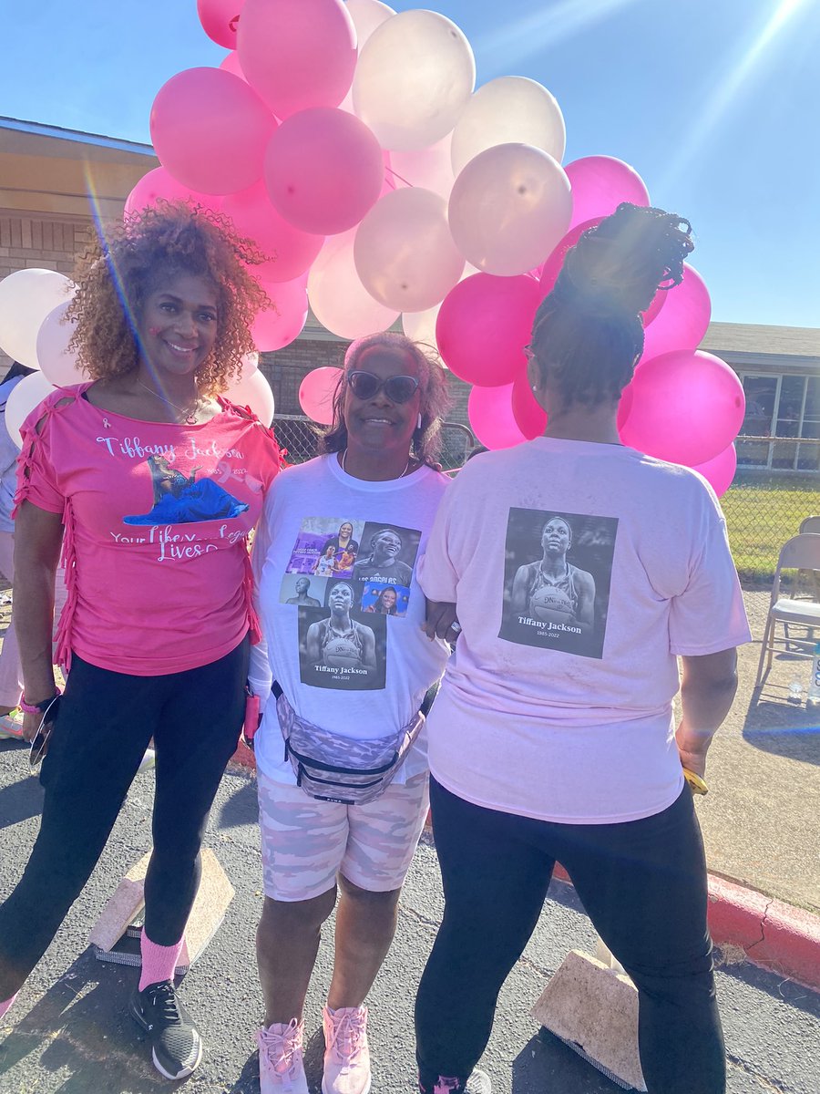AWainwrightTV's tweet photo. A look at friends, family and members of Freedom Missionary Baptist Church this morning. 

They hosted a Breast Cancer Awareness walk to honor those fighting, survivors and those who lost their life, including Tiffany Jackson. @CBSDFW https://t.co/ADvSdn4TJp