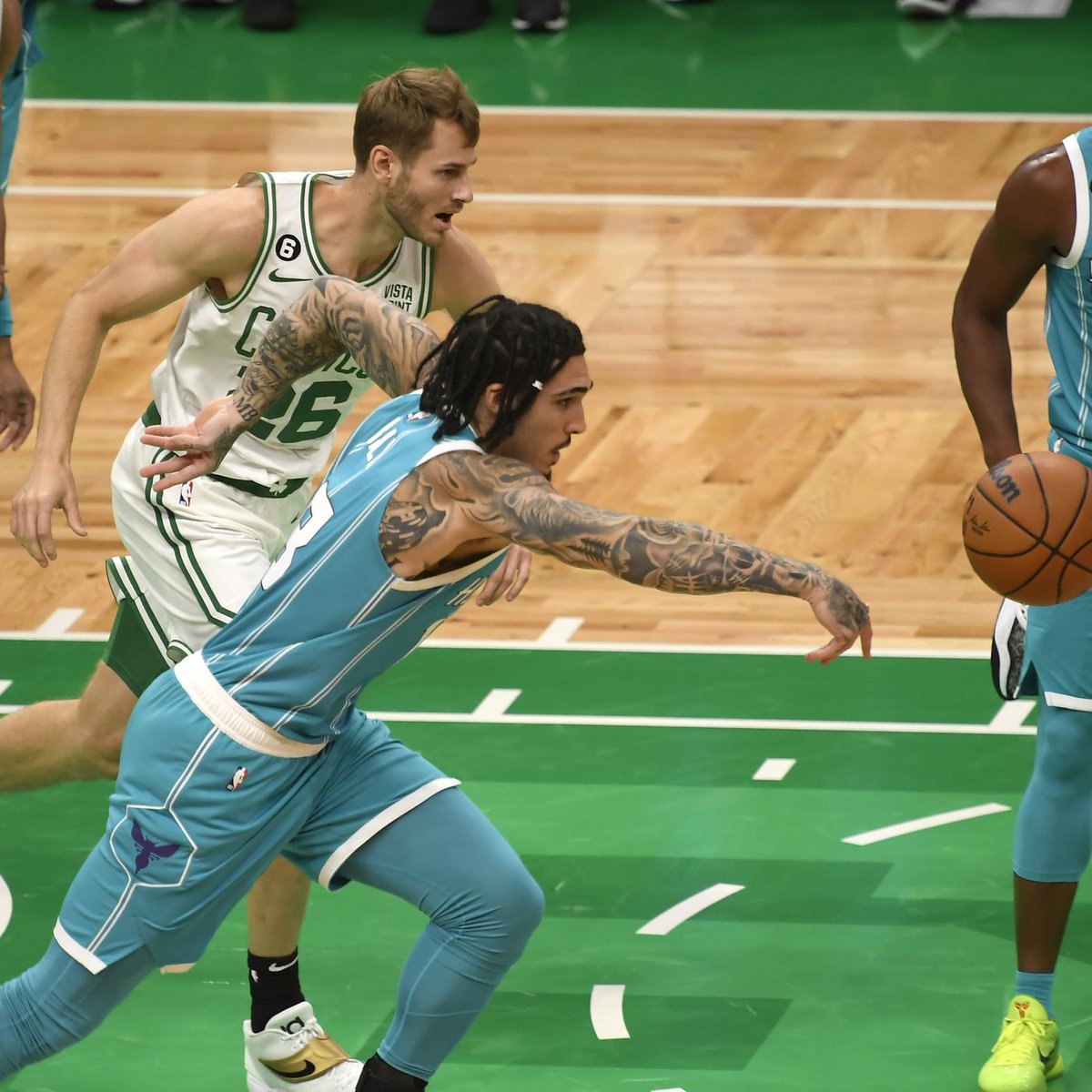 herseynba's tweet photo. SON DAKİKA: Charlotte #Hornets, #LiAngelo Ball'u SERBEST BIRAKTI! 🚨🚨 https://t.co/sR0JiGjyaF