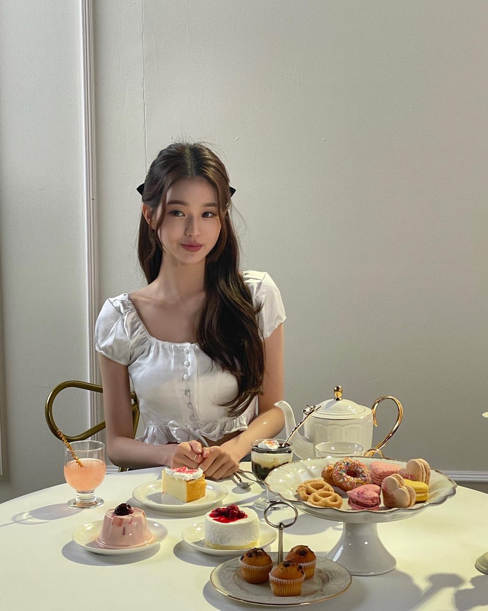 VlCKY's tweet photo. @RavenhiIl It’s truly an honor, even only to {shamelessly..} introduce myself to the whole family. Fingers-crossed, you’ll take this boss baby’s mini CV into account, ehe! I guess I’ll see you soon enough? 

With so much love,
KC. 🧺🕊️ https://t.co/vZq5hP925H