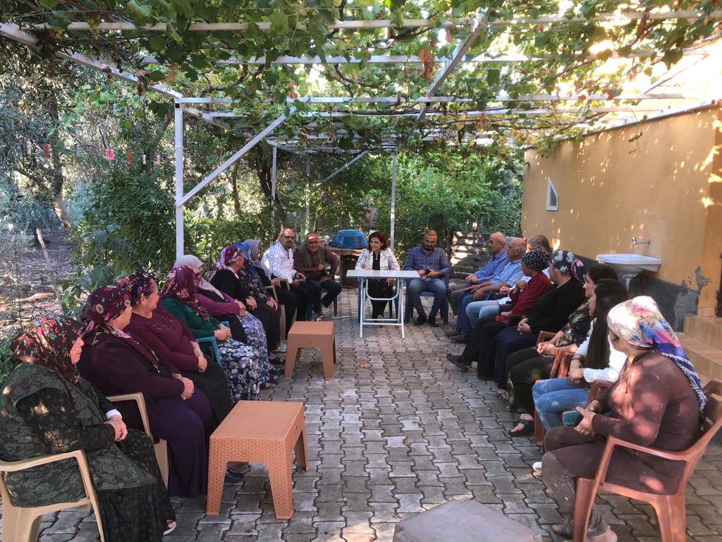 akkadin_hatay's tweet photo. 📍Reyhanlı  #Canbolat

Gülperi ARDIÇ Hanımefendi ev sahipliğinde komşuları ile bir araya gelerek, Cumhurbaşkanımız @RTErdogan' ın selamını ilettik.

Çalmadık kapı, girmedik gönül kalmayınca dek;
#DurmakYokYolaDevam https://t.co/qAyptLKUv5