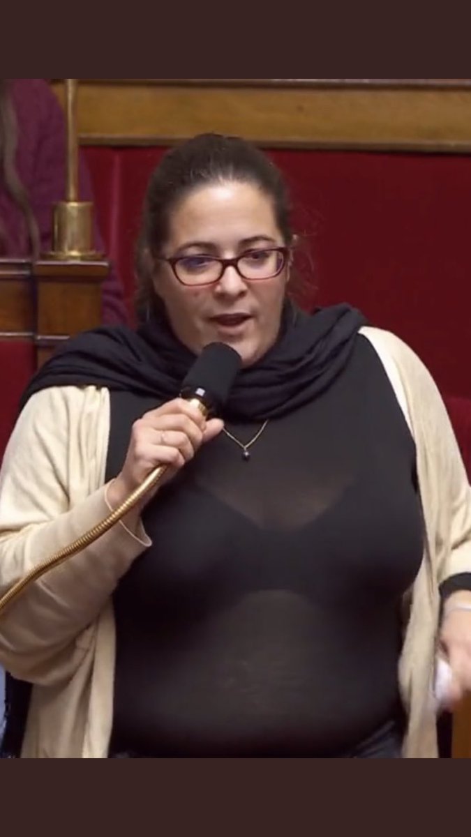 lololal24915545's tweet photo. Et on demande à nos jeunes d’avoir de la tenue 😳 https://t.co/muPbCEdHlJ
