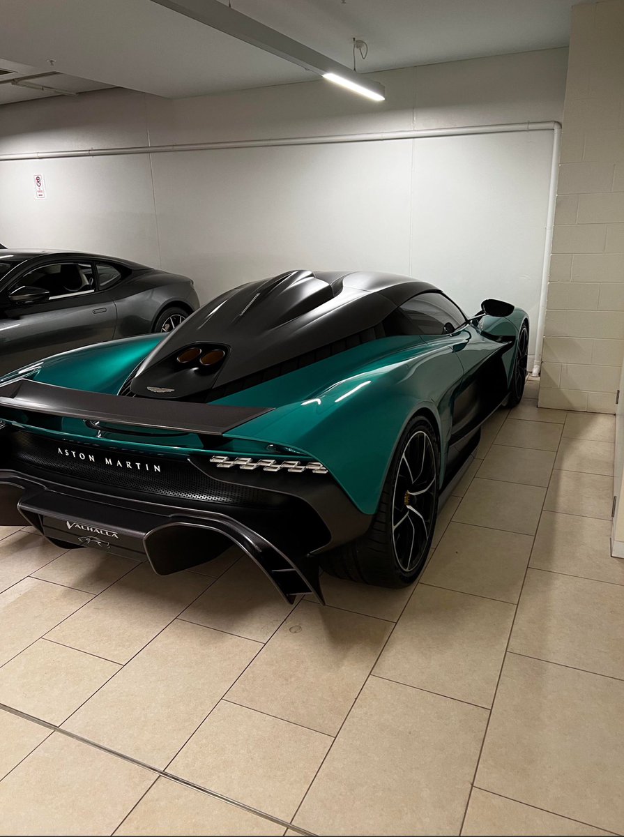 MonkeyMobil's tweet photo. #spotted something for you guys,the Aston Martin Valhalla, $800,000 usd retail well over a couple million after release no doubt,980hp, 4L Mercedes-AMG M178 LS2 twin-turbocharged V8 and 2x permanent magnet synchronous electric motors (1 Rear and 1 Front) #YetToComeTHECITYinBUSAN https://t.co/KkzAnSKYAh