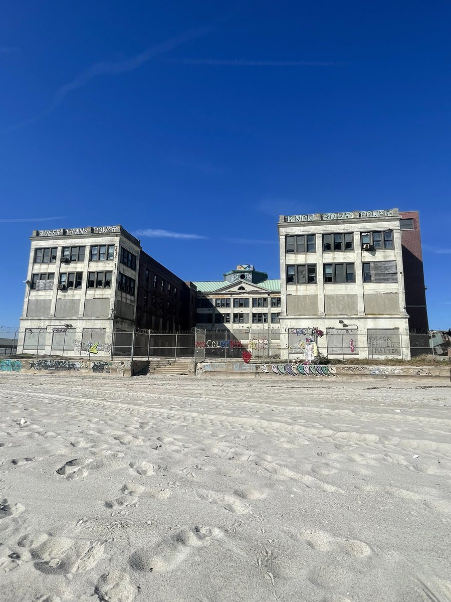trashqueen's tweet photo. another perfect day at berghain https://t.co/t4QaXeVMDc