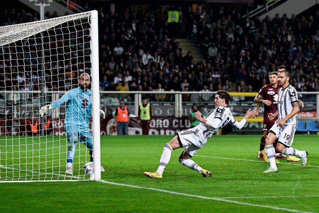 juventusfcid's tweet photo. 𝗗𝗩𝟵 𝗕𝗘𝗥𝗔𝗞𝗦𝗜 🎯

#ToroJuve https://t.co/l9fhIP0tSI