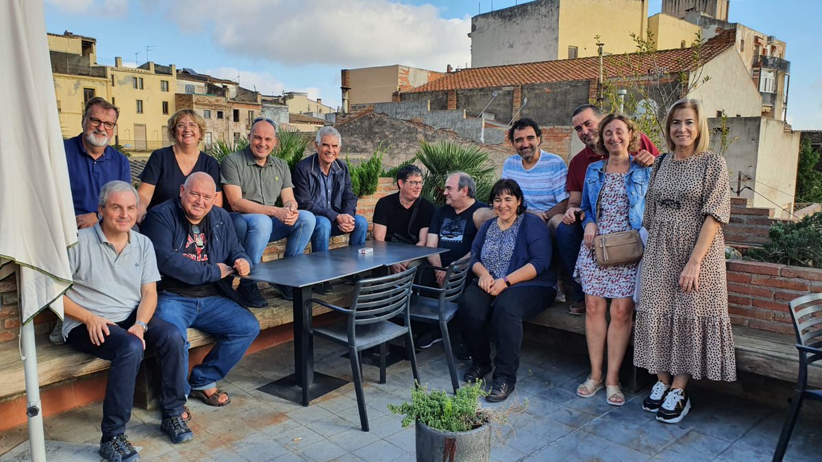 vilaniuada's tweet photo. 4a trobada de seus del #WMCP. Fantàstic retrobament amb els amics de diferents seus de les #ades. Riures, (campanars😅), gastronomia, tradicions... #lapròximaaAlcoi 😉 @EquipLaceNet @EETAC_UPC
#BCNada #MNRada #CSada #TRSada #ALCada #VLCda #Sanrocada #Osonada #ANOIAda #Vilaniuada https://t.co/0ebF11E0bM