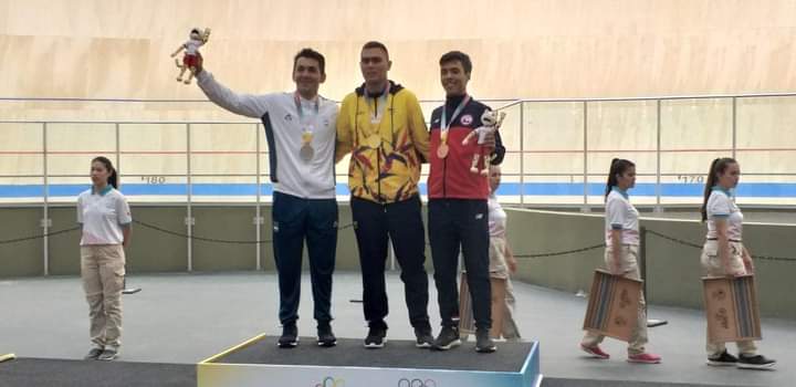 ArgentinaDorada's tweet photo. @leandrobottasso se subió al segundo escalón del podio en el Keirin 

📷 FACPyR https://t.co/TigBeST03p
