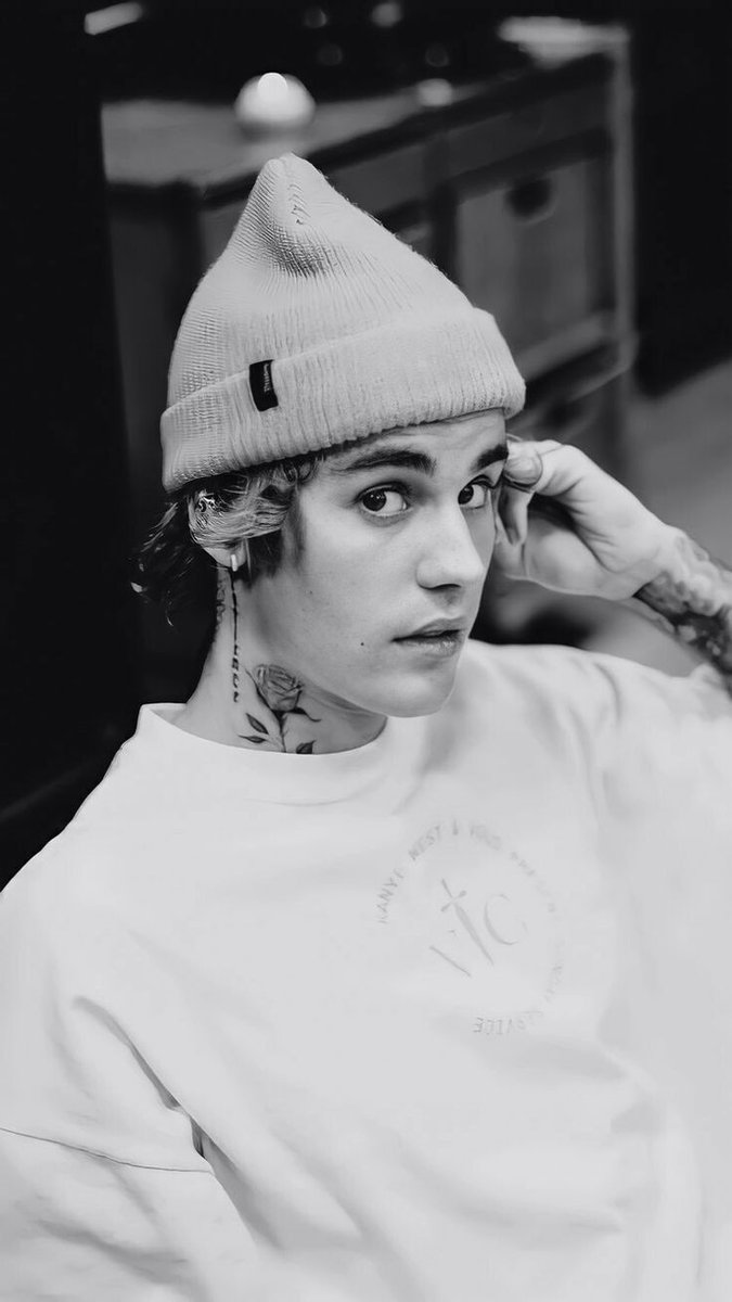 adhekirma's tweet photo. Bodoamat pokoknya mau nntn konser justin di usa ! https://t.co/FziI45XvW1