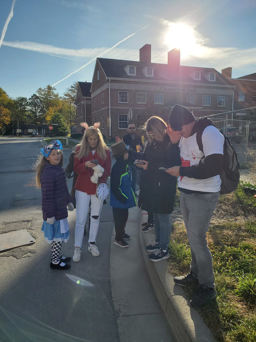 MsJamieShoup's tweet image. ❤️🐇🕰
Fun times at the #AliceInWonderlandExperience from @CluedUppHQ #virtualgame #appexperience