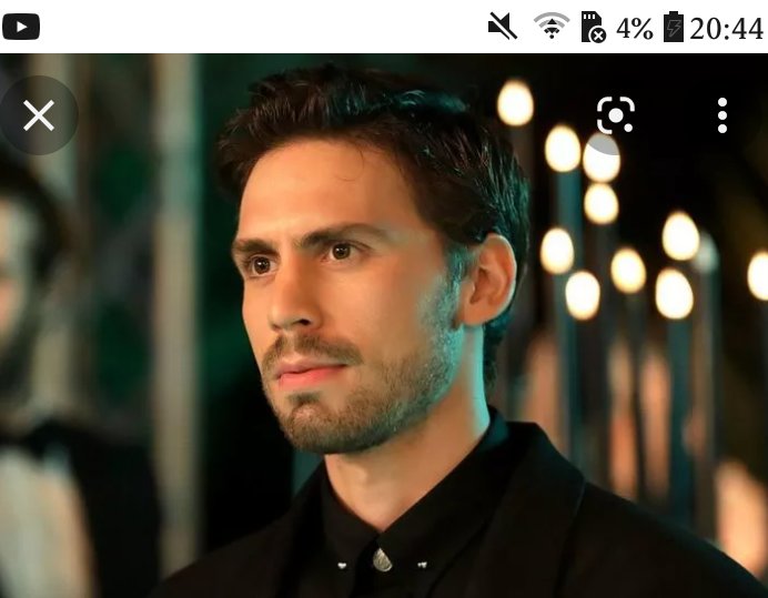 Kimin oğlu olduğunu bir bakışıyla anlatıyor.😝