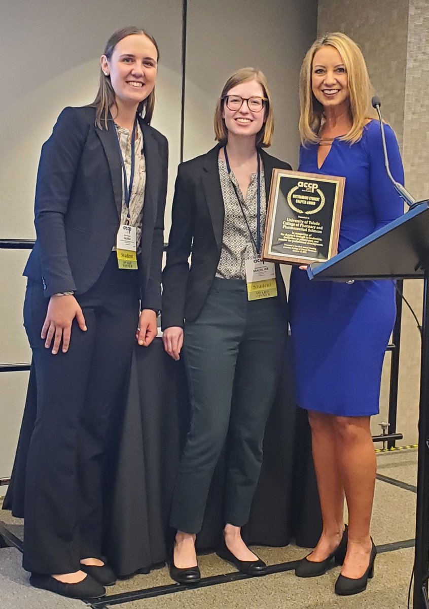 RxProfPam's tweet photo. The ACCP Student Chapter at Toledo won the Outstanding Student Chapter Award!!! Congratulations to the entire chapter.  Recognized here are Alana Knapke (P4) and Madeline Gutta (P3) with ACCP President Leigh Ann Ramsey Ross
Go Rockets!! https://t.co/Bv6iud3Hw4