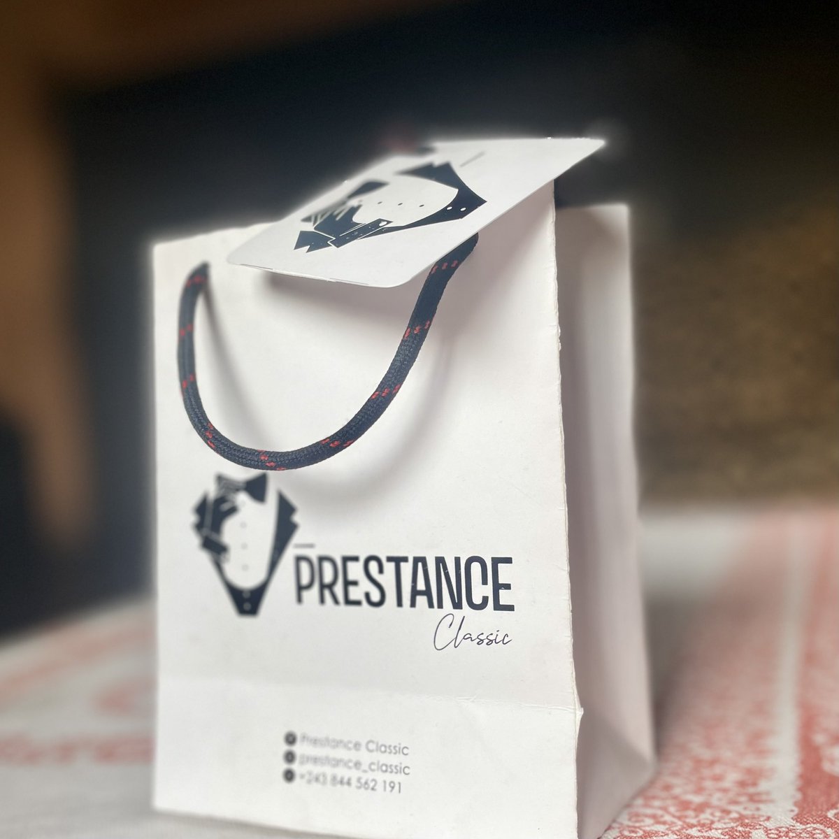 LeloleloService's tweet photo. Il nous a fait confiance, et nous avons répondu avec soin à son commande!

Pour votre marque, nous n’attendons que vous… https://t.co/67Nn9hQwEz