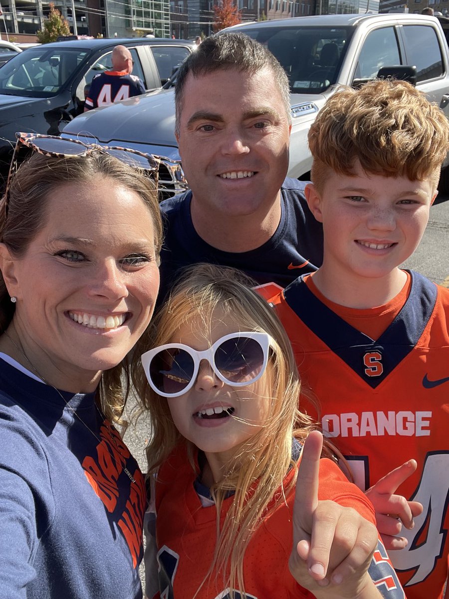 ksmathandcsc's tweet photo. Cuse is in the house!!!  ⁦@CuseGameDay⁩ ⁦@CusePromos⁩ #cusesuperfan https://t.co/nz9fu84gh2